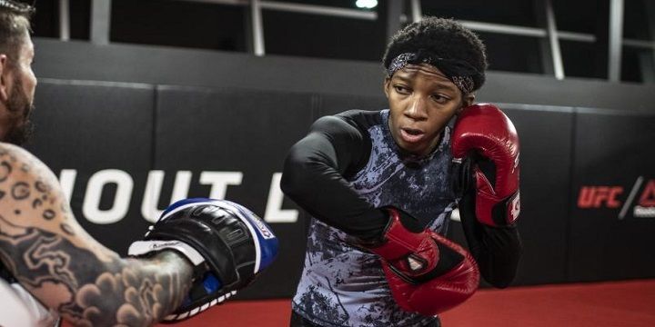 Джозелин Эдвардс — Джи Ен Ким. Прогноз (кф 2.03) на UFC (31 июля 2022 года) Джозелин Эдвардс — Джи Ен Ким. Прогноз (кф 2.03) на UFC (31 июля 2022 года)