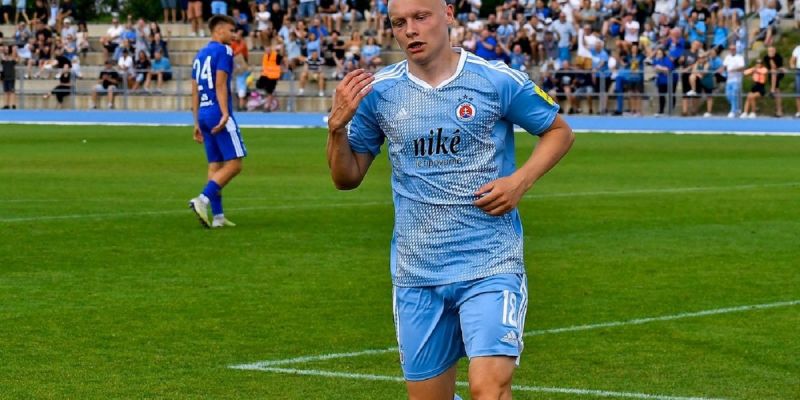 Эсперанж — Слован. Прогноз и ставки на матч Лиги чемпионов (19 июля 2023 года)
Эсперанж — Слован. Прогноз и ставки на матч Лиги чемпионов (19 июля 2023 года)