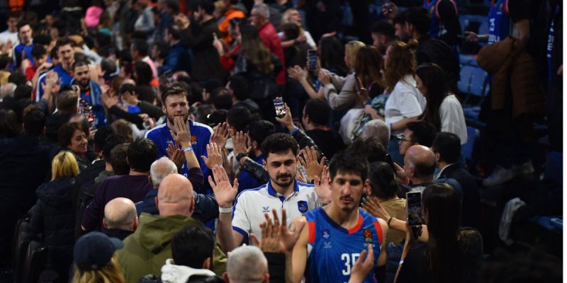 Анадолу Эфес — Фенербахче. Прогноз и ставки на матч чемпионата Турции (8 июня 2024 года) Анадолу Эфес — Фенербахче. Прогноз и ставки на матч чемпионата Турции (8 июня 2024 года)