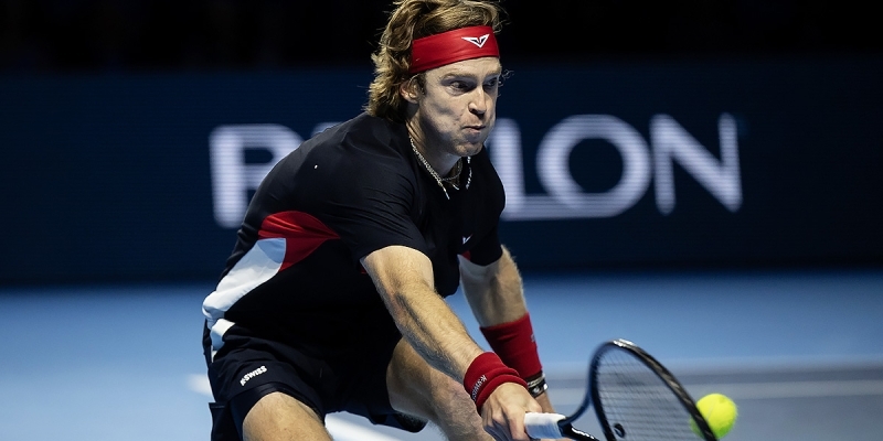 Алькарас — Рублев. Прогноз и ставки на матч итогового турнира ATP (13 ноября 2024 года)
Алькарас — Рублев. Прогноз и ставки на матч итогового турнира ATP (13 ноября 2024 года)