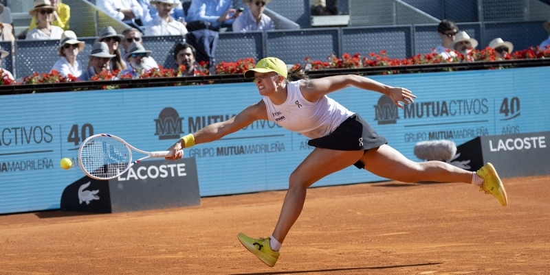 Линда Носкова – Ига Швентек: прогноз и ставки на матч WTA Мадрид (26 апреля 2025 года)