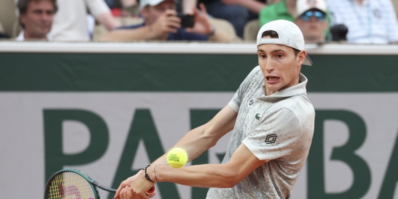 Даниэль Эванс - Уго Умбер: прогноз и ставки на матч ATP Хертогенбос (12 июня 2025 года) Даниэль Эванс - Уго Умбер: прогноз и ставки на матч ATP Хертогенбос (12 июня 2025 года)