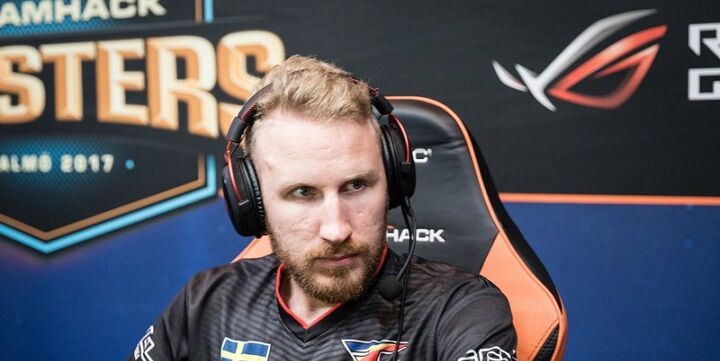 Complexity — FaZe Clan. Прогноз на матч CS:GO (30 октября 2020 года) Complexity — FaZe Clan. Прогноз на матч CS:GO (30 октября 2020 года)